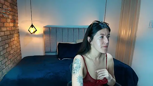 LiaCooper_ Adlı Modelin Canlı XXX Sohbeti