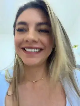 alicee16 élő XXX-chatje