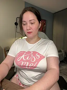 دردشة Kiss_My_Body الجنسية المباشرة