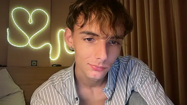 Chat +18 de YourLucius ao vivo