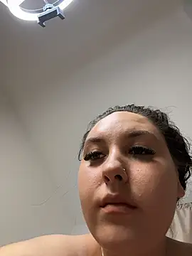 Lucy_doll22 Adlı Modelin Canlı XXX Sohbeti