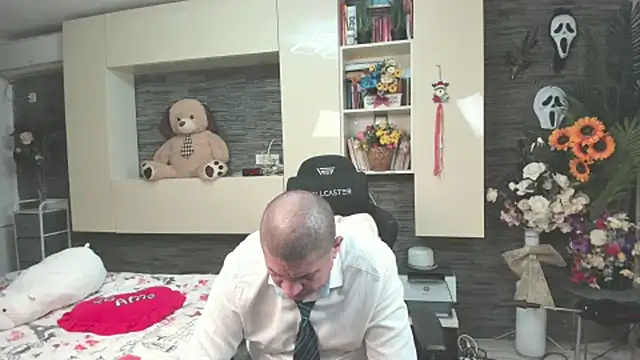 צ'אט XXX בשידור חי של SpartacusDaddy48