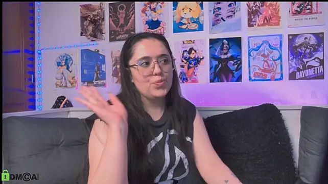 Chatroom XXX en direct de snowblack_