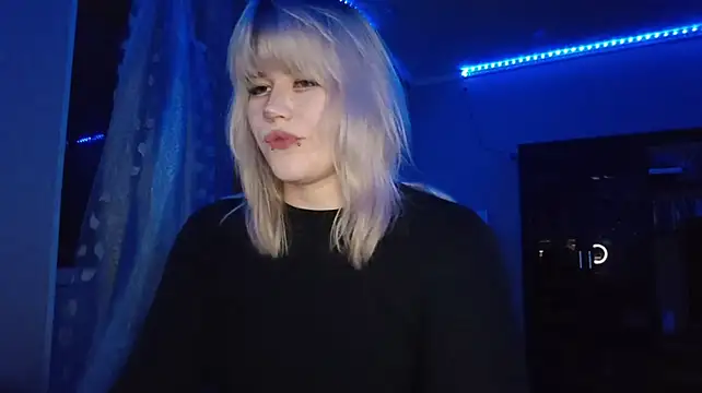 Czat XXX na żywo – HelloKinki