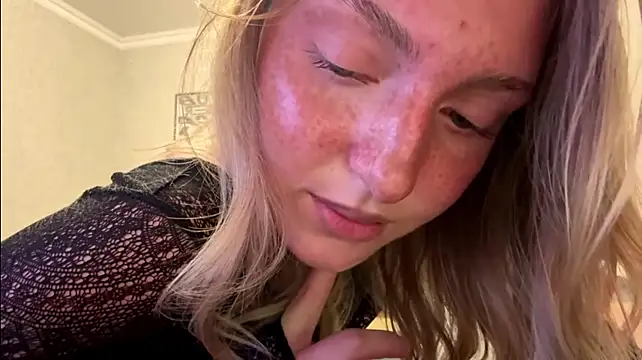 LatishaKrauel's Live XXX Chat