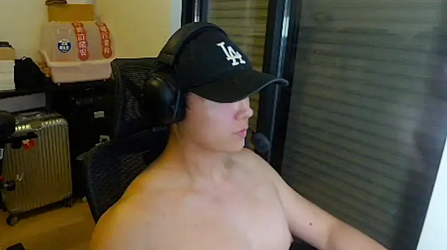 Tkcqcc Chat XXX in diretta