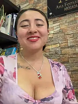 _Sarah-Office1's Live XXX Chat