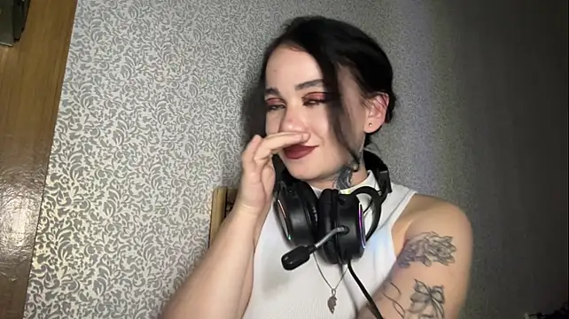 Chat +18 de kinawillow ao vivo