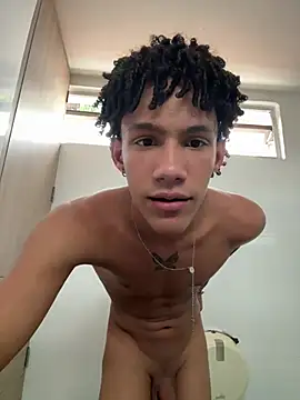 Онлайн чат XXX NoahBull19