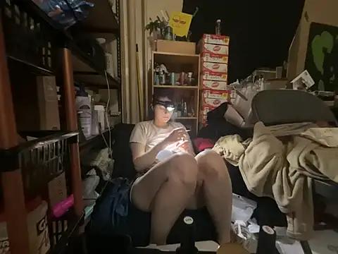 Snowbunnycake_131's Live XXX Chat