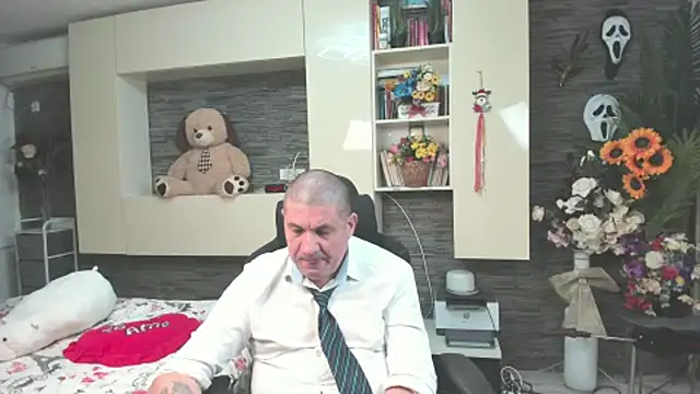 Chat +18 de SpartacusDaddy48 ao vivo
