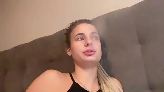 Alisia_blondkiss Obrolan Langsung XXX