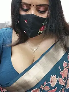 Queenflowerr 现场XXX聊天