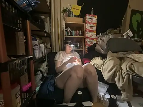 צ'אט XXX בשידור חי של Snowbunnycake_131