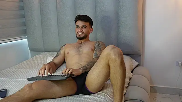 Chat +18 de Ricardogo19 ao vivo