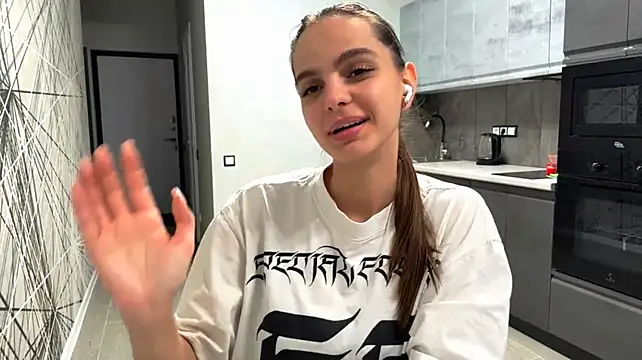 NildaGrannum's Live XXX Chat