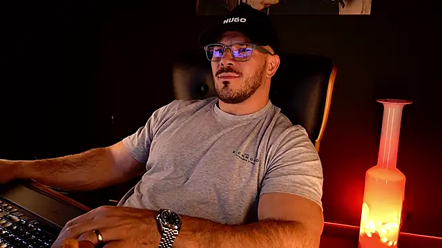 AngeloEric XXX чат на живо