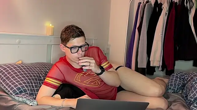 daniel-below – Naživo XXX chat