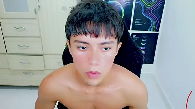 Timmy_latin7 élő XXX-chatje
