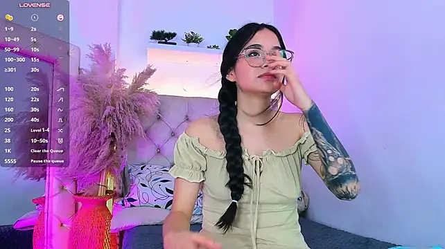 carolinna_cute: απευθείας συνομιλία ΧΧΧ