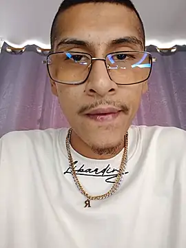 Hard_brown03 Chat XXX in diretta