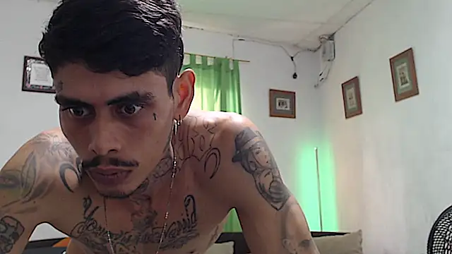 Chat XXX ao vivo de alpha_zom