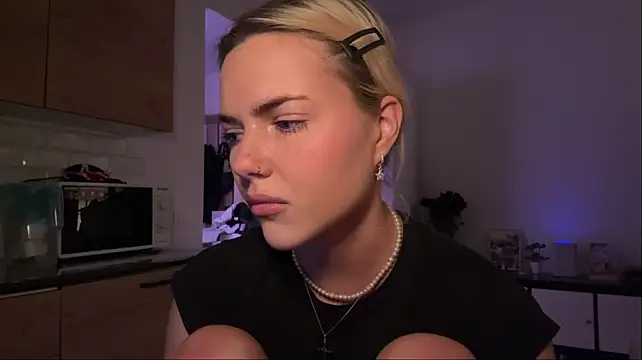 ChristelDuncombe Chat XXX in diretta