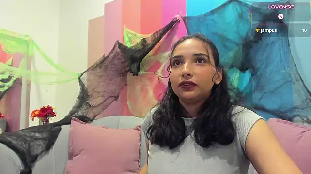 EleanorLamberth Adlı Modelin Canlı XXX Sohbeti