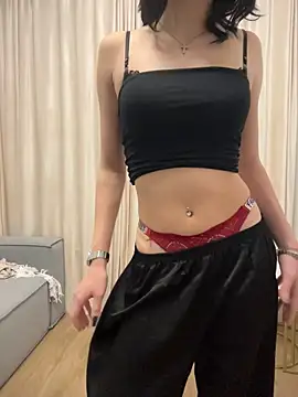 LillyLilBerry's Live XXX Chat