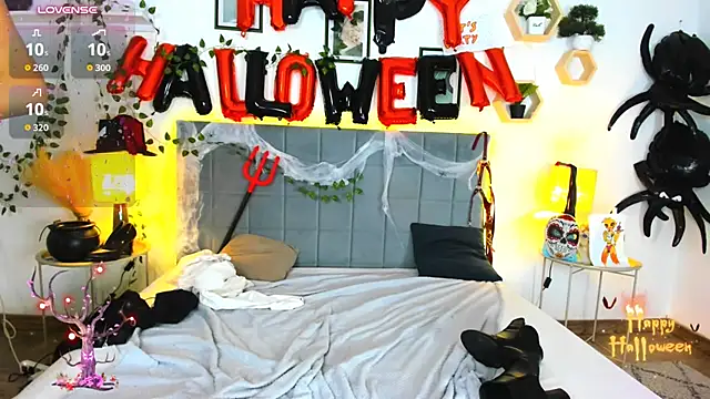 DellaRows Chat XXX live