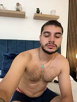 צ'אט XXX בשידור חי של AmadeoWild