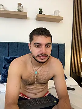 AmadeoWild 现场XXX聊天