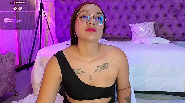 Czat XXX na żywo – EMILYY_FOXY