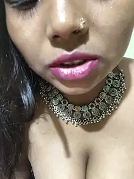 Yourmanu's Live XXX Chat