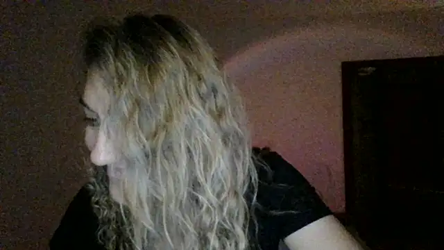 Uverona Adlı Modelin Canlı XXX Sohbeti