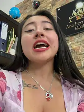 _Sarah-Office1 Chat XXX live