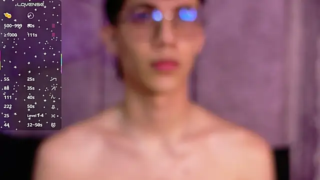 AronTawers' Live XXX Chat