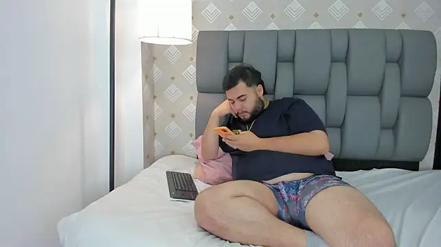 دردشة DamianVegaaa الجنسية المباشرة