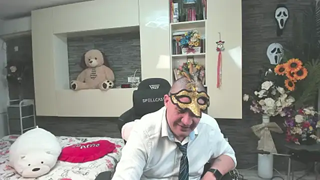 SpartacusDaddy48: онлайн-секс-чат