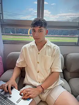 XXX chat uživo modela OLIVER_K