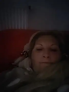 Chat XXX ao vivo de Divineblond