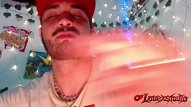 LovexJuxn77 webkamerás műsora