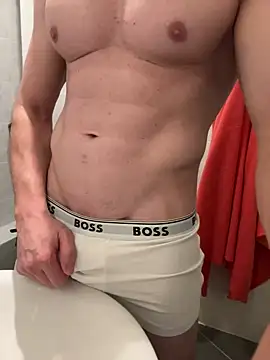 Bumbastic6Pack Live XXX-chat