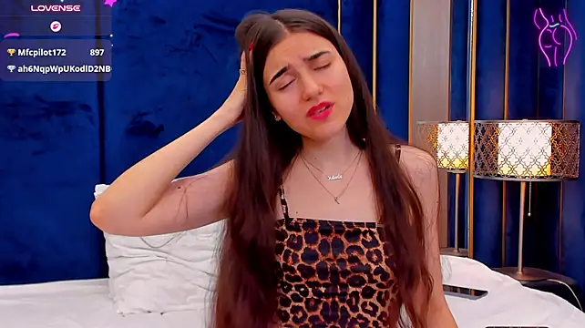 tenny_shy Adlı Modelin Canlı XXX Sohbeti
