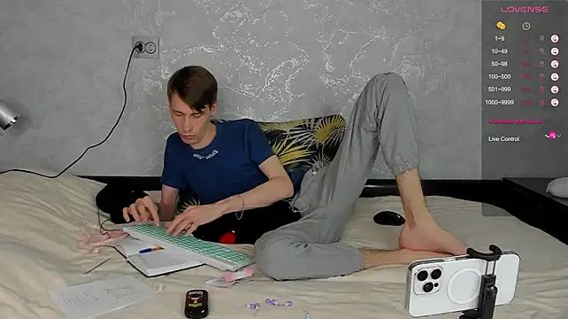 ERICK__DEEN Adlı Modelin Canlı XXX Sohbeti