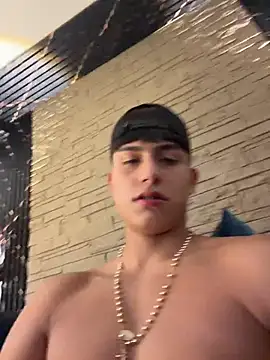 Lander_Cruz's Live XXX Chat
