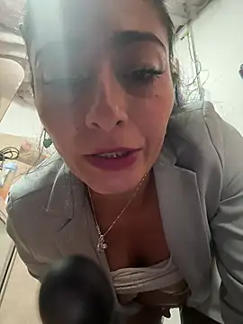 IsabellaMariet Chat XXX in diretta