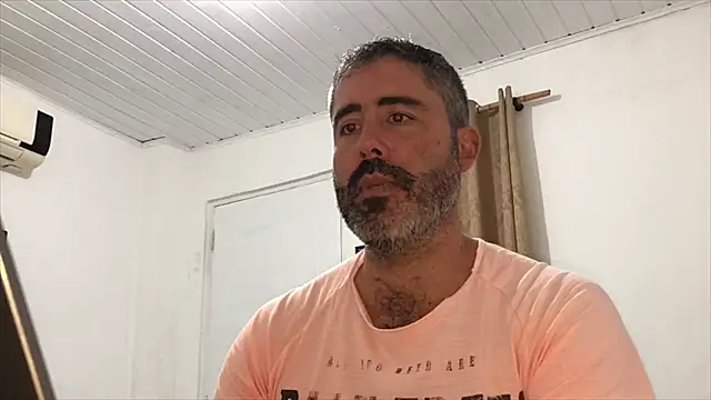 Chat XXX ao vivo de victor_chat