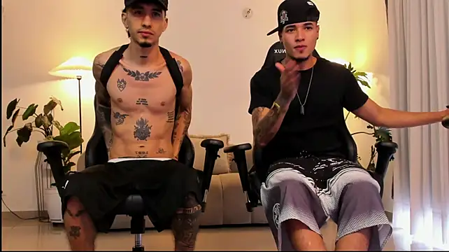Ian_and_Noah's Live XXX Chat