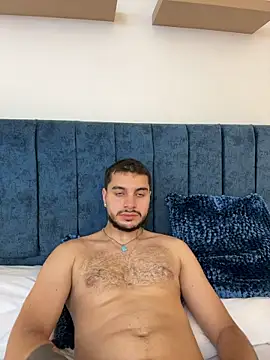AmadeoWild Chat XXX in diretta